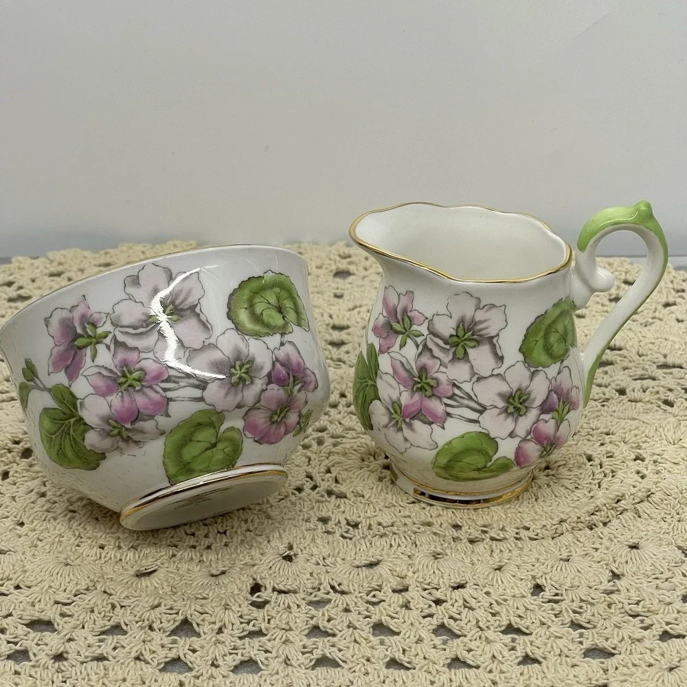 Vintage Salisbury Fine Bone China Sugar Bowl Creamer Geranium Gold Trim England